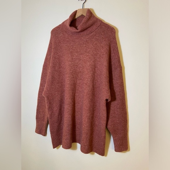 Aritzia The Group Babaton Traverse Turtleneck Oversized Sweater Marino Wool Sz L - Picture 3 of 7